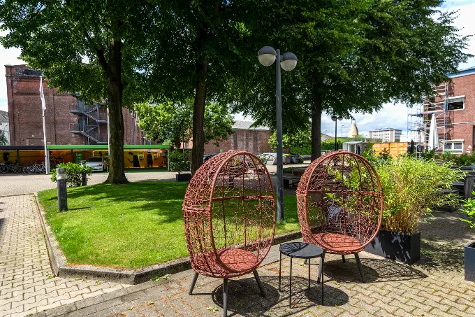 Begrünter Innenhof des Factory Campus